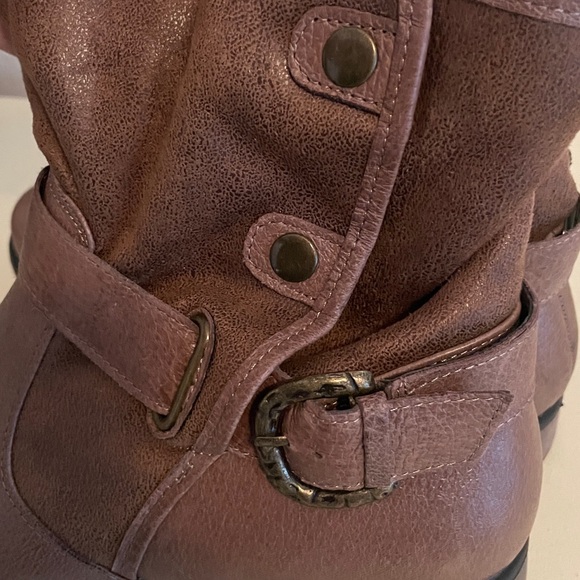 Brown Ankle Boots with Buckle Detail Baretraps. Y2K, Gilmore girls inspired. - Picture 5 of 6